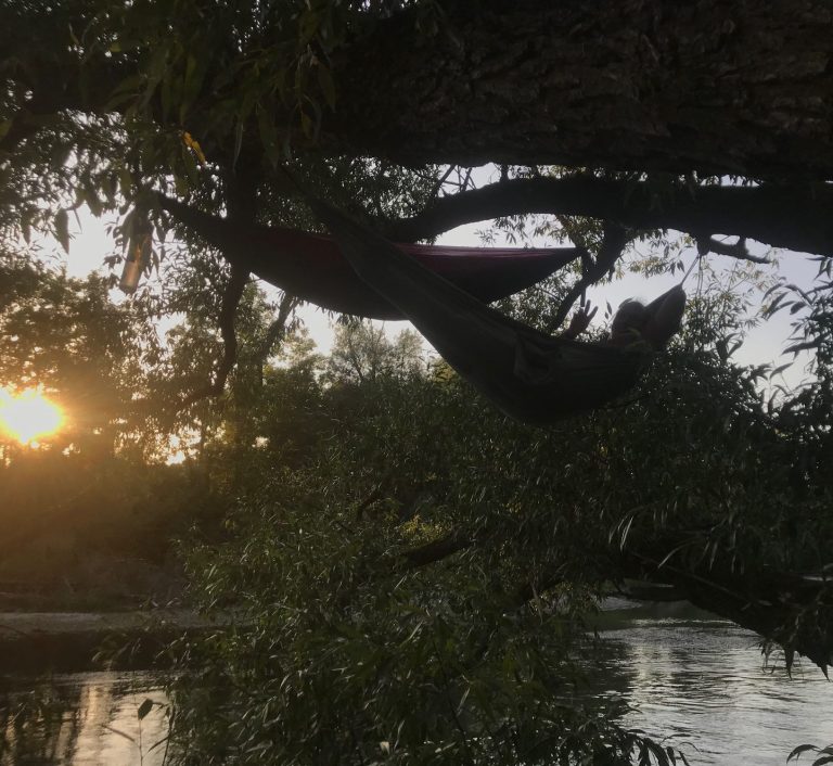 Draußen in der Natur schlafen